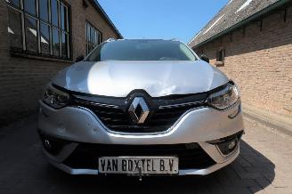 Renault Mégane Estate 1.3 RCe Limited Edition picture 2