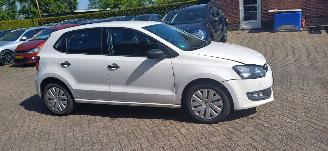 uszkodzony samochody osobowe Volkswagen Polo 1.6 tdi   airco 2013/5