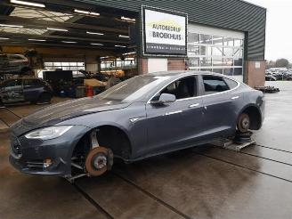 damaged passenger cars Tesla Model S Model S, Liftback, 2012 85 2015/1