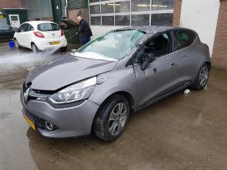 uszkodzony samochody osobowe Renault Clio Clio IV (5R), Hatchback 5-drs, 2012 1.5 Energy dCi 90 FAP 2015/9