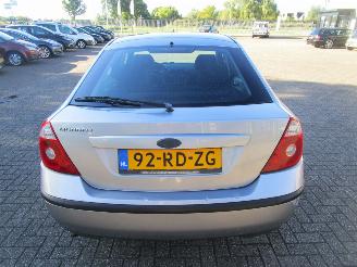 Ford Mondeo 1.8-16V AMBIETE 5drs picture 4