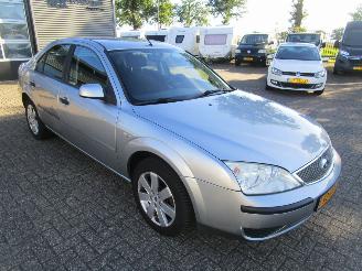 Ford Mondeo 1.8-16V AMBIETE 5drs picture 7