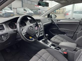 Volkswagen Golf 1.0 TSI Connected Series picture 13