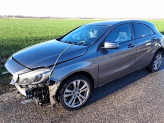 damaged passenger cars Mercedes A-klasse A180 2016/11