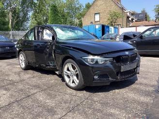 Damaged car BMW 3-serie 3 serie (F30), Sedan, 2011 / 2018 320i 2.0 16V 2018/10