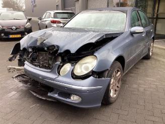 Voiture accidenté Mercedes E-klasse E (W211), Sedan, 2002 / 2008 2.6 E-240 V6 18V 2004/6