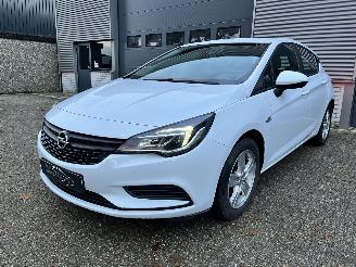 Dezmembrări autoturisme Opel Astra 1.0i HATCHBACK / CLIMA / CRUISE / STOELVERW 2017/6