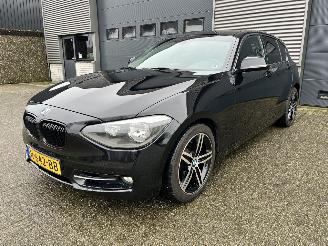 Autoverwertung BMW 1-serie 118i AUTOMAAT / CLIMA / NAVI / CRUISE / PDC 2011/12