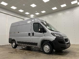 damaged commercial vehicles Peugeot Boxer 35 2.2 HDI 103KW L2H2 Navi Airco 2022/2