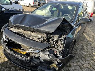 Voiture accidenté Opel Astra Sports Tourer 1.0 Online Edition 2017/6