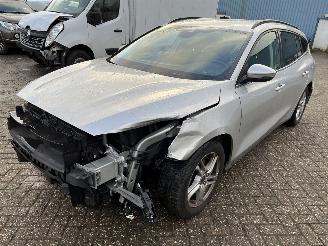 Auto incidentate Ford Focus Stationcar 1,0 EcoBoost Trend Edition 2020/1