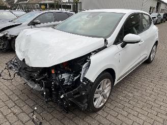 danneggiata veicoli commerciali Renault Clio Etech Hybride 1.6 Automaat Business Zen 2021/2