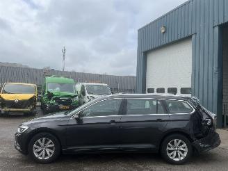 damaged passenger cars Volkswagen Passat 1.6 TDI DSG AUTOMAAT BJ 2018 CLIMA NAVI ! 2018/1