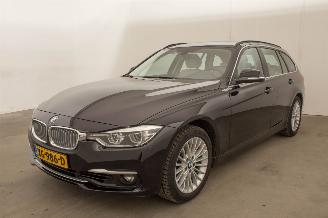 krockskadad bil auto BMW 3-serie 320i Luxury Edition Automaat 60.598 km 2019/1
