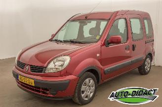 Gebrauchtwagen PKW Renault Kangoo 1.6-16V 5 persoons Airco Expression 2006/4