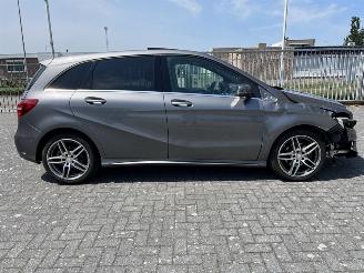Mercedes B-klasse 180 Ambition AMG Automaat Panorama picture 8