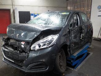 Voiture accidenté Peugeot 208 208 (CA/CC/CK/CL) Hatchback 1.2 Vti 12V (HMZ) [60kW]  (03-2012/...) 2015/8