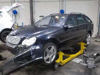 demontáž osobní automobily Mercedes C-klasse C Combi (S203) Combi 3.0 C-320 CDI V6 24V (OM642.910) [165kW]  (06-200=
5/08-2007) 2006