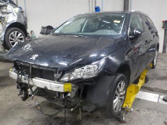demontáž osobní automobily Peugeot 308 308 SW (L4/L9/LC/LJ/LR) Combi 5-drs 1.6 BlueHDi 120 (DV6FC(BHZ)) [88kW=
]  (03-2014/12-2021) 2015