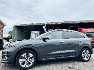 Voiture accidenté Kia e-Niro Electric 64kWh aut + f1 204pk Exe.Line - nap - nav - camera - leer - stoelverw v+a + stuurverw + stoelkoeling - line + front + Side assist 2020/12