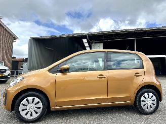  Volkswagen Up 1.0 BMT 60pk high up! 5drs - airco - cruise - stoelverw - city safety system - regensensor - luxe uitvoering 2017/7
