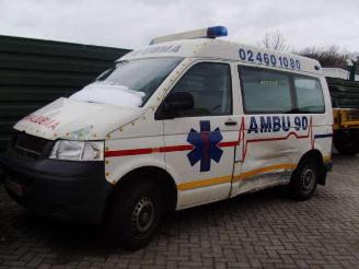 damaged commercial vehicles Volkswagen Transporter t 5  1.9 tdi ambulance 2006/3