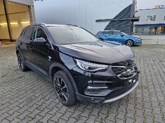 Salvage car Opel Grandland ULTIMATE 147KW  AWD  HYBRIDE AUTOMAAT 2020/10