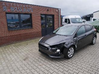 Autoverwertung Ford Focus LIM. BUSINESS 2017/6
