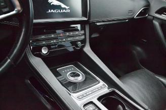 Jaguar F-Pace 20d AWD Prestige Motorschaden picture 13