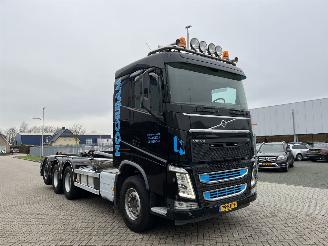 damaged trucks Volvo FH 500 8x4  510 PK  Euro6 Haakarm 2017/9