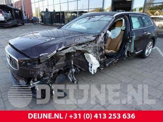 damaged passenger cars Volvo V-90 V90 II (PW), Combi, 2016 2.0 T5 16V Polestar 2019/9