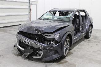 Damaged car Audi E-tron  2019/5