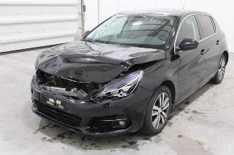 Damaged car Peugeot 308  2019/6