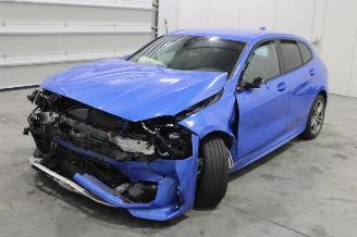 škoda dodávky BMW 1-serie 118 2020/3