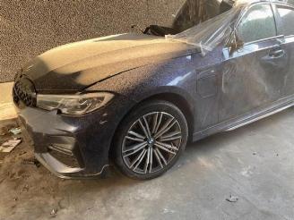 Damaged car BMW 3-serie  2019/10