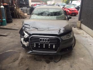 Voiture accidenté Audi A1  2015/1