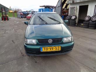 voitures voitures particulières Volkswagen Polo Polo (6N1) Hatchback 1.6i 75 (AEE) [55kW]  (10-1994/10-1999) 1998/3