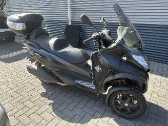 dommages motocyclettes  Piaggio MP3 400 HPE 2021/1