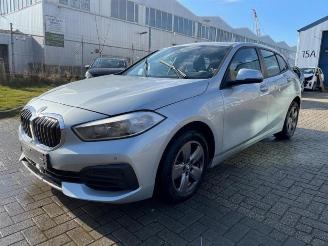 Salvage car BMW 1-serie 1 serie (F40), Hatchback, 2019 118i 1.5 TwinPower 12V 2020/12