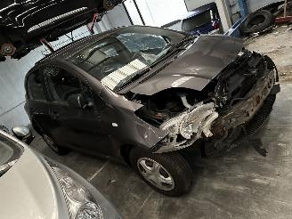 damaged passenger cars Toyota Yaris  2009/8