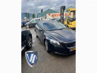 uszkodzony samochody osobowe Volvo V-40 V40 (MV), Hatchback 5-drs, 2012 / 2019 1.6 D2 2014/2